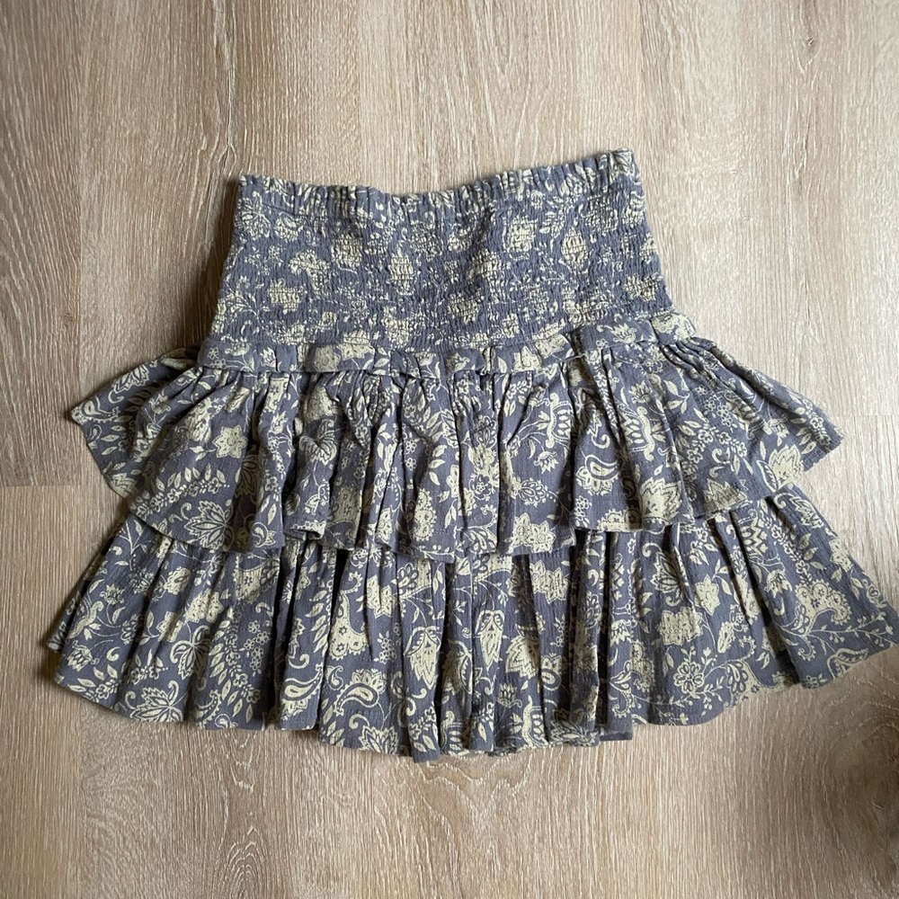 NWOT Paisley Mini Skirt in Gray and Cream